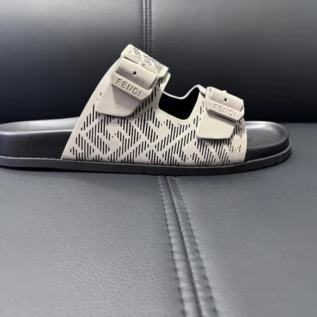 フェンディ スリッパ