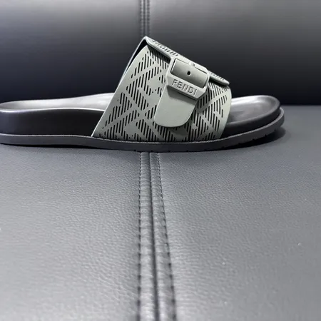 フェンディ スリッパ