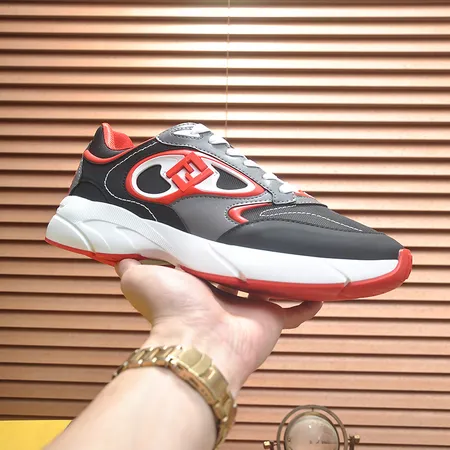 フェンディ スニーカー