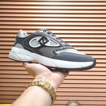 フェンディ スニーカー