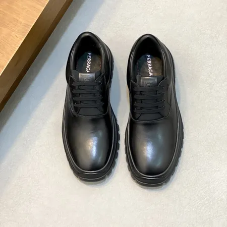 フェラガモ カジュアルシューズ