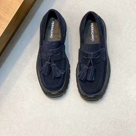 フェラガモ カジュアルシューズ