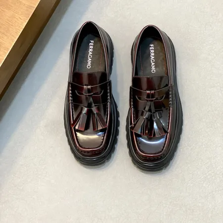 フェラガモ カジュアルシューズ