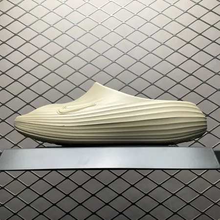 ナイキ スリッパ