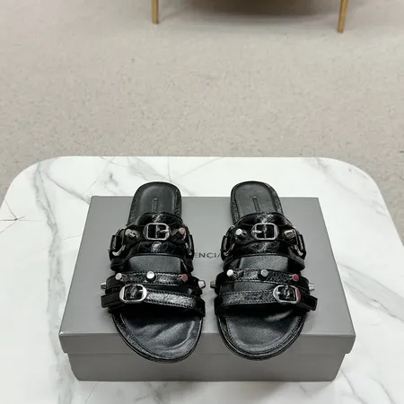 バレンシアガ スリッパ