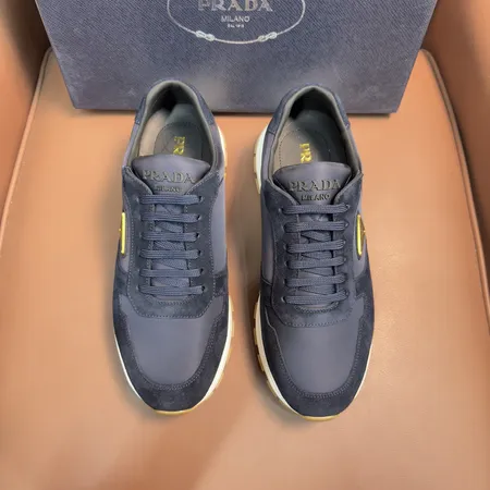 プラダ スニーカー
