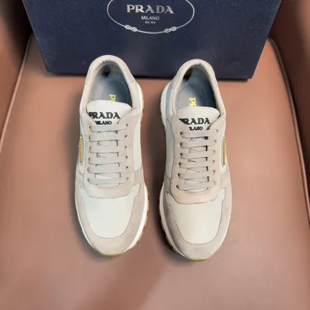 プラダ スニーカー