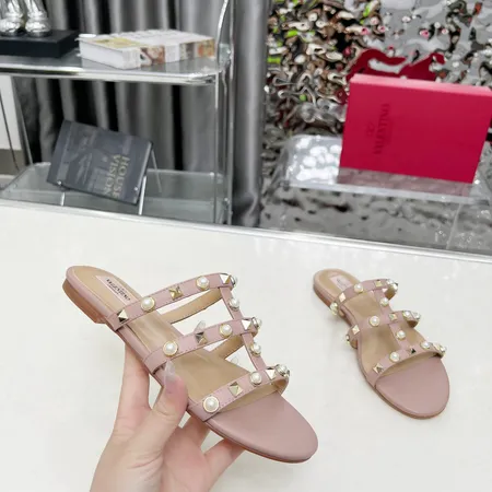 ヴァレンティノ スリッパ