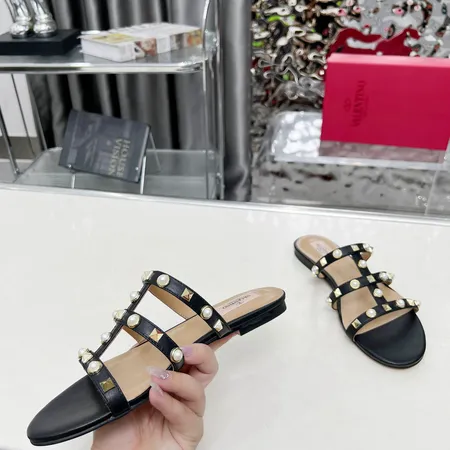 ヴァレンティノ スリッパ