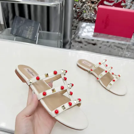 ヴァレンティノ スリッパ