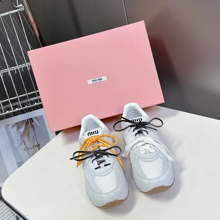 ミュウミュウ スニーカー
