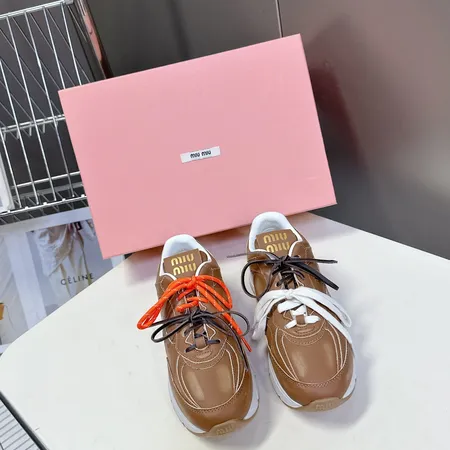 ミュウミュウ スニーカー