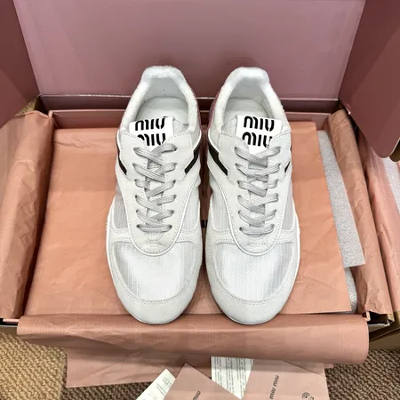 ミュウミュウ スニーカー