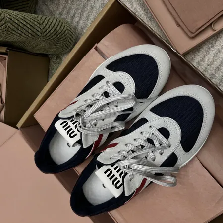 ミュウミュウ スニーカー