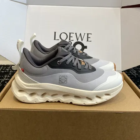 ロエベ スニーカー