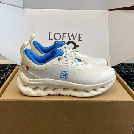 ロエベ スニーカー