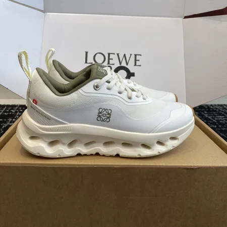 ロエベ スニーカー