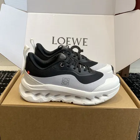 ロエベ スニーカー