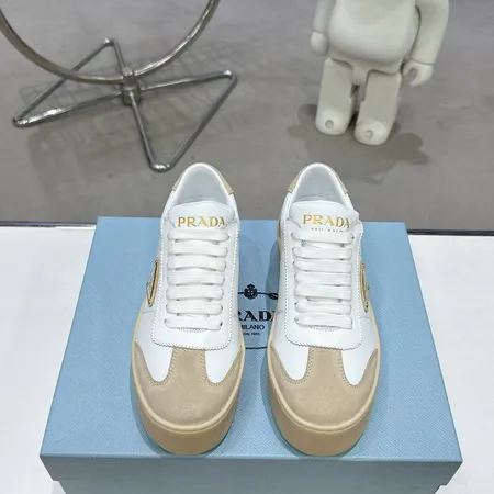 プラダ カジュアルシューズ