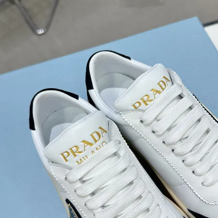 プラダ カジュアルシューズ