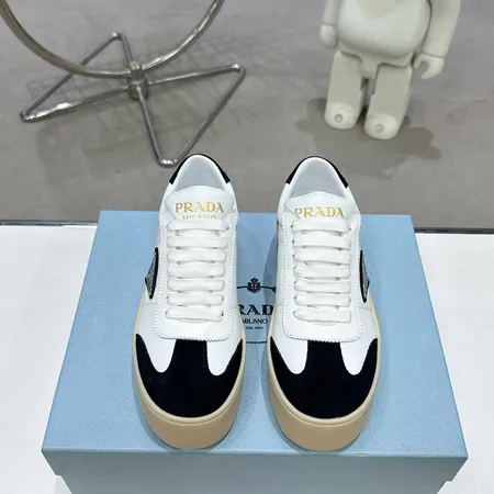 プラダ カジュアルシューズ