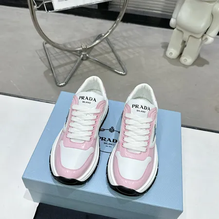 プラダ カジュアルシューズ