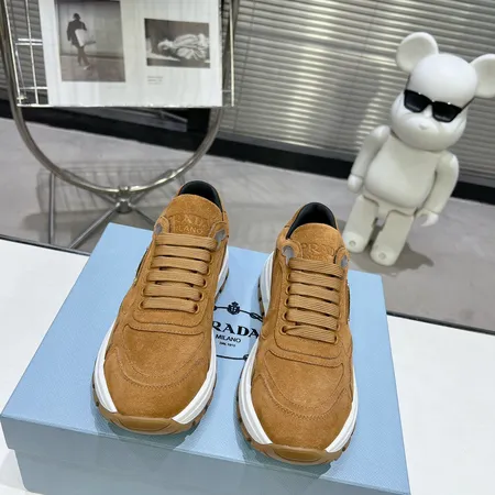 プラダ カジュアルシューズ