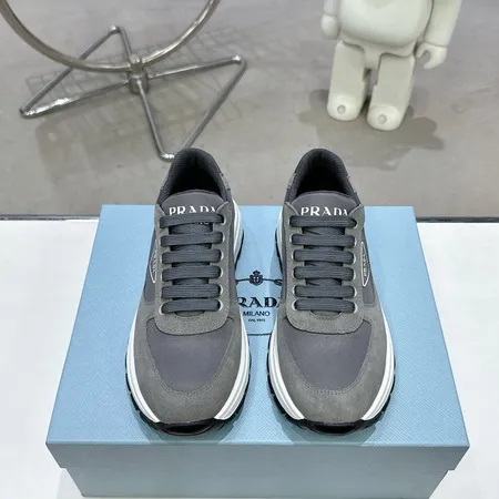 プラダ カジュアルシューズ
