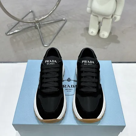 プラダ カジュアルシューズ