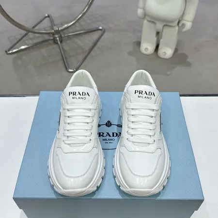 プラダ カジュアルシューズ