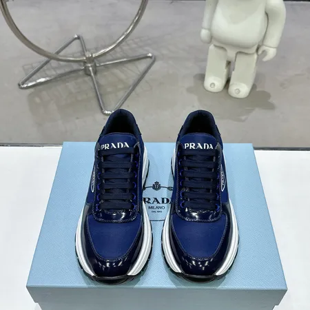 プラダ カジュアルシューズ