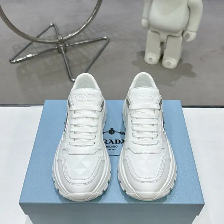 プラダ カジュアルシューズ