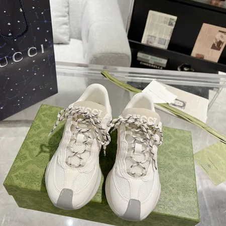 グッチ スニーカー