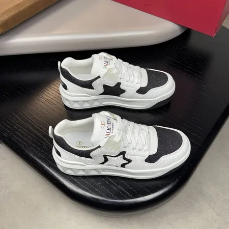 ヴァレンティノ カジュアルシューズ