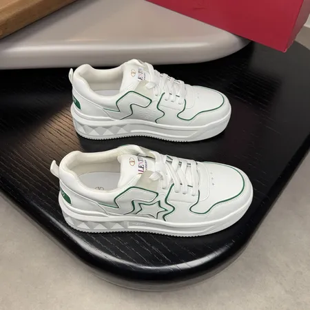 ヴァレンティノ カジュアルシューズ