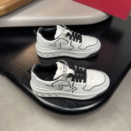 ヴァレンティノ カジュアルシューズ