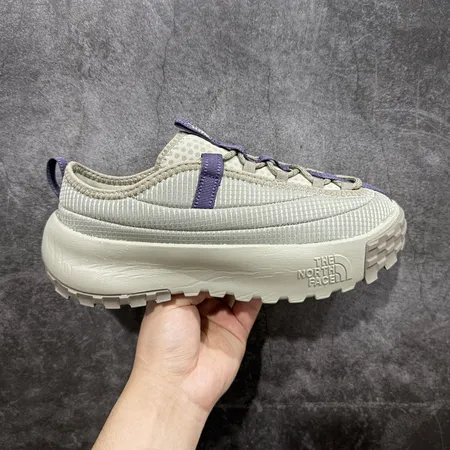 ノースフェイス スニーカー