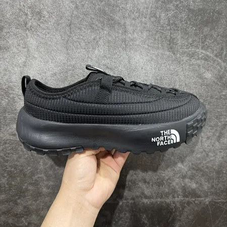 ノースフェイス スニーカー