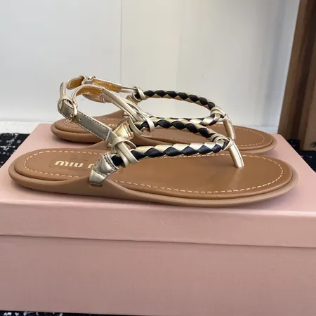 ミュウミュウ サンダル