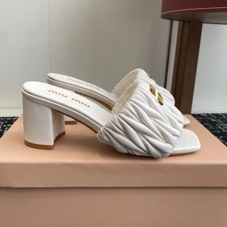 ミュウミュウ サンダル