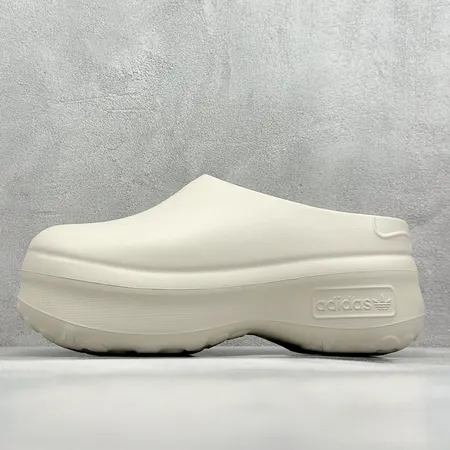 アディダス スリッパ