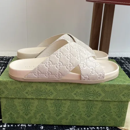 グッチ スリッパ