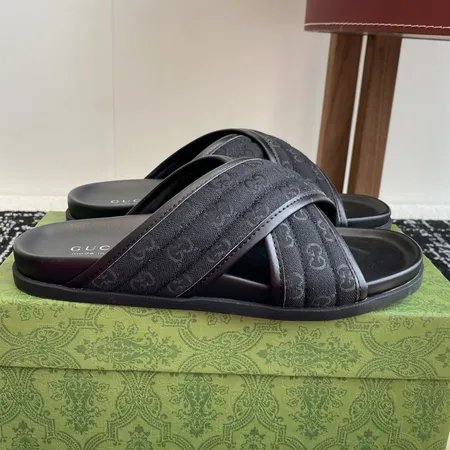 グッチ スリッパ