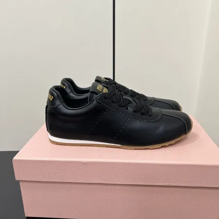 ミュウミュウ カジュアルシューズ