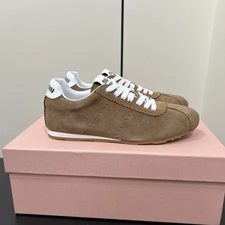 ミュウミュウ カジュアルシューズ