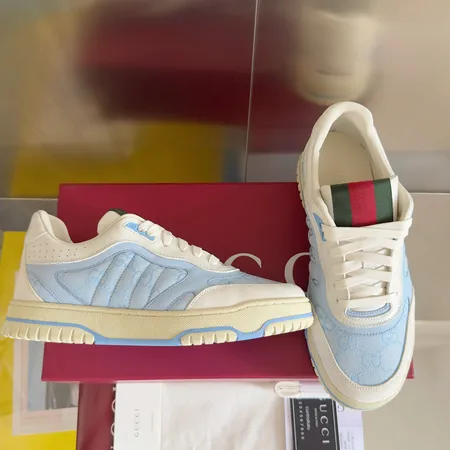 グッチ カジュアルシューズ