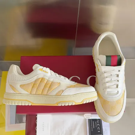 グッチ カジュアルシューズ