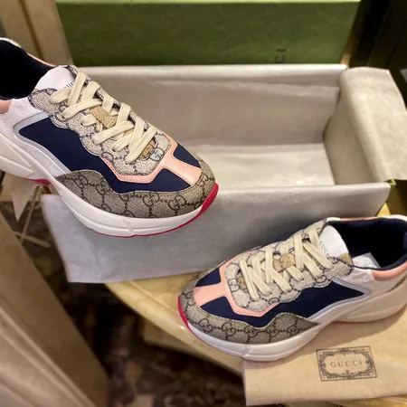 グッチ スニーカー