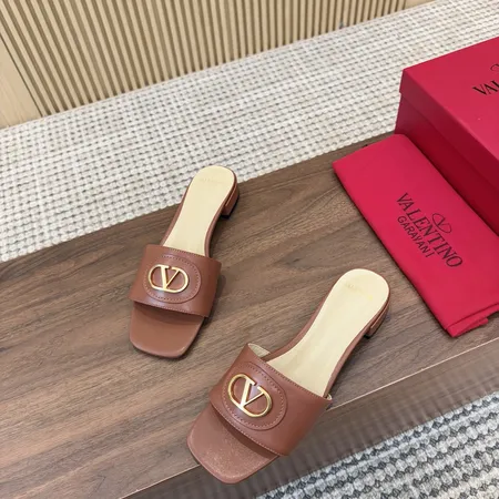 ヴァレンティノ スリッパ