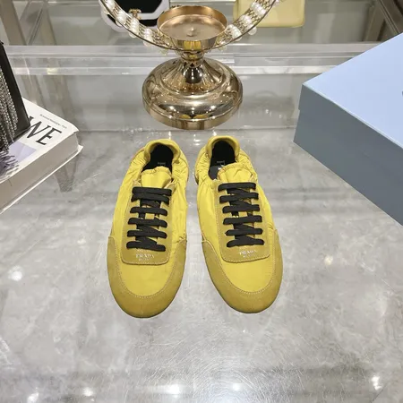 プラダ カジュアルシューズ